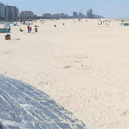 Marjori Met Gratis Parkeerplaats 奥斯滕德